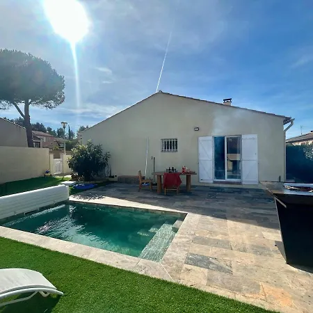 Belle Avec Climatisation, Piscine 10 Min Des Plages Et 30 Mètres Du Massif De La Clape Casa vacanze Fleury (Aude)