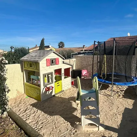 Belle Avec Climatisation, Piscine 10 Min Des Plages Et 30 Mètres Du Massif De La Clape Casa vacanze Fleury (Aude)